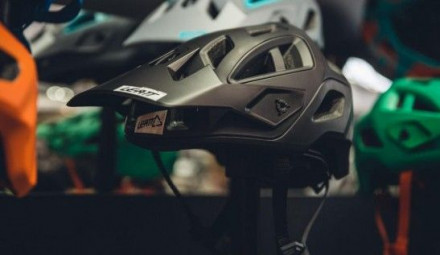 Вело шлем LEATT Helmet DBX 3.0 ALL-MOUNTAIN [Black]