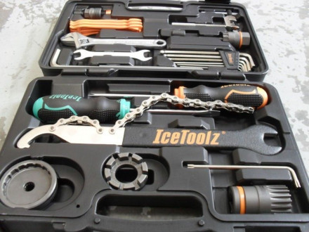 Кейс ICE TOOLZ 82F4 с инструментами ESSENCE